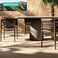 Ensemble de table en teck et rotin moderne haut de gamme, confortable, durable, imperméable, résistant au soleil, meubles d'extérieur pour hôtel, villa, jardin, terrasse