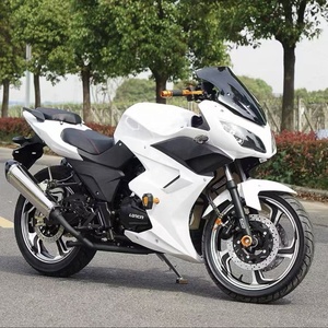 Kawasaki Ninja 400 |   Moteur bicylindre en parallèle de 399 cm³ |   EFI refroidi par liquide |   Offre spéciale du fabricant Moto sportive - Product Image 3