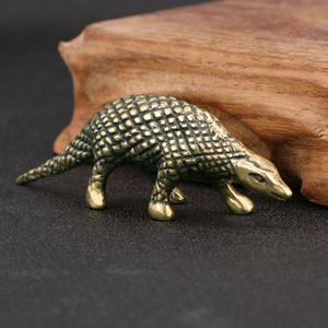 Fare vecchi ornamenti in ottone antico pangolino giocattoli in ottone solidi piccoli mestieri in bronzo. - Product Image 5