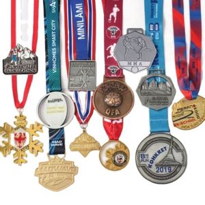 Médailles de football personnalisées de haute qualité, plaquées or, en cuivre, 3D, pour le sport et la course à pied - Product Image 1