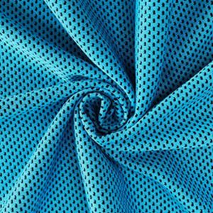 Serviette de sport rafraîchissante instantanée pour adultes avec logo personnalisé, en microfibre, séchage rapide, respirante, douce, avec bouteille pour la course à pied, la gym et le fitness - Product Image 2