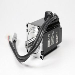 Motor Servo Yaskawa SGM7J-04AFC6S, Eje Recto de 80 mm con Chavetero, Hecho en Japón - Product Image 1