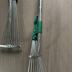 Râteau de jardin en acier inoxydable à 9 dents, râteau télescopique pour pelouse avec poignée antidérapante pour l'aménagement paysager agricole - Product Image 3