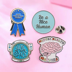 Broche de acero esmaltado de aleación de Zinc, broche personalizado de Doctor enfermera - Product Image 1