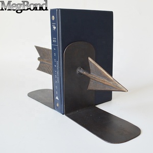 Serre-livres modernes en fonte en forme de flèche, peints, durables, en métal lourd, pour la décoration intérieure, nombreux styles disponibles - Product Image 4