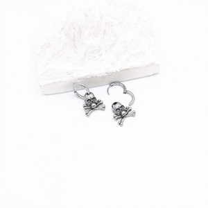 Hip-Hop Skull <b>Clip</b>-<b>On</b> Waterproof <b>Earrings</b> Retro Style Hypoallergenic Surgical 316L Stainless Steel Jewelry for Man and Women - Product Image 4