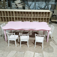 Ensemble table de mariage et chaises Chiavari White Wave, table de repas en forme de fleur pour location événementielle et fêtes