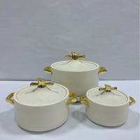 Ensemble de 3 casseroles isothermes en acier inoxydable de 1L, 2L et 3,5L avec poignées dorées et couvercles côtelés, idéales pour les repas de type potluck et banquets en Afrique et au Canada