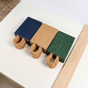 Manufacturer Supply Customized logo Printed Shopping Food Lunch Takwaway Kraft <b>Paper</b> <b>Bag</b> With Handle - Product Image 1