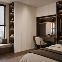 Armoire avec portes encadrées ivoire chaud, sections de présentation en bois fumé et meuble-lavabo