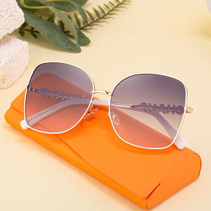 Lunettes de soleil polarisées carrées élégantes pour femmes, protection UV400, verres TAC, monture en métal TR, mode, pour l'extérieur - Product Image 2