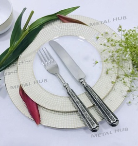 Juego de Cubiertos de Acero Inoxidable con Mango de Peltre Antiguo Disponible en Juegos de 4, 5, 7 y 20 Piezas para Bodas - Product Image 2