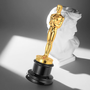 Trofeo Uomo d'Oro 1:1 in Metallo Puro e Legno Massello con Incisione, Tatuaggio e Ricamo per Premi Cinematografici e Televisivi, Souvenir Commemorativi - Product Image 3