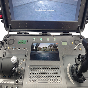 Station de contrôle au sol pour drones de type boîte en fibre de carbone pour l'extérieur avec protection IP67 et contrôle multi-drone de même fréquence - Product Image 4