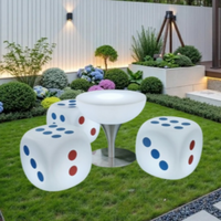 Chaise lumineuse moderne Chaise cubique lumineuse pour l'extérieur Bar/hôtel/boîte de nuit en plastique rustique Meubles de salle à manger Chaises lumineuses pour événement