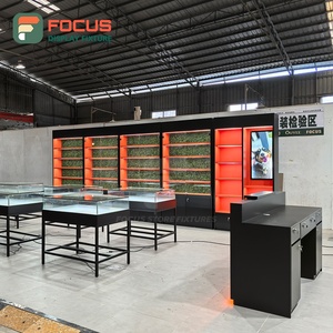 Vitrine de présentation pour magasin de tabac, ouverte sur le devant, en bois et verre, avec éclairage LED - Product Image 2