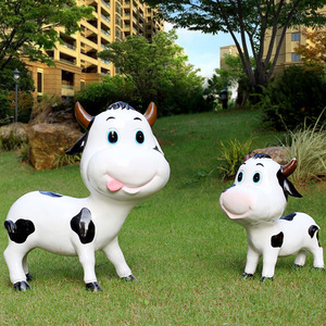 Estatua de vacas blancas y negras de fibra de vidrio grande hecha a mano para exteriores, escultura de vacas animales de jardín de tamaño real para Decoración - Product Image 5