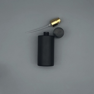 Design personalizzato bottiglia di profumo di vetro 50ml cilindrica opaca nera ricaricabile con spruzzatore d'oro - Product Image 3