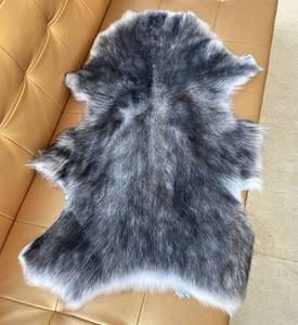 Vente en gros de vêtements en peluche d'hiver doux pour col de vêtements Toscana tissu en fourrure d'agneau pour manteau col et écharpe de chapeau - Product Image 4