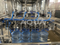 Ligne complète de production d'eau minérale 5 gallons à grand baril entièrement automatique