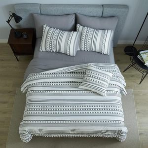 Ensemble de literie en microfibre douce et moelleuse pour toutes les saisons Ensembles complets de literie Tufted Pom Poms Balls Striped Design 8 pièces Boho Bed Comforter - Product Image 6
