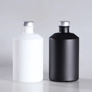 Diseño personalizado vacío mate negro plano 200ml 500ml botella de vino de licor de vidrio