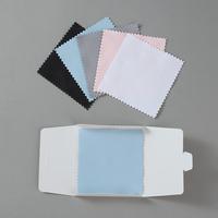 Chiffons de nettoyage pour bijoux en argent de mode avec logo personnalisé Essuyez les bagues les colliers Microfibre Nettoyage Emballage individuel Nettoyant pour bijoux