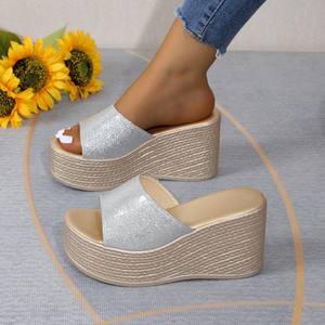 Sandalias de Plataforma para Mujer, Chanclas de Verano, Estilo Europeo Americano, Talla Grande, Punta Redonda, Chanclas con Brillantina 703 - Product Image 1