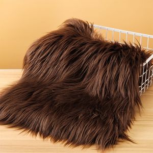 Tissu en fausse fourrure à poils longs de haute qualité, matière douce et moelleuse pour la tapisserie de meubles de luxe haut de gamme - Product Image 1