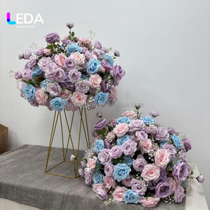 LEDA Artículos para Bodas, Elegante Bola de Flores Púrpuras de 60 cm, Centro de Mesa de Flores Artificiales de Seda para Decoración de Eventos - Product Image 3