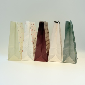 Sac en papier kraft blanc à fond carré avec impression personnalisée pour restaurant, boulangerie, pharmacie, collation, sac d'emballage en papier à emporter - Product Image 4