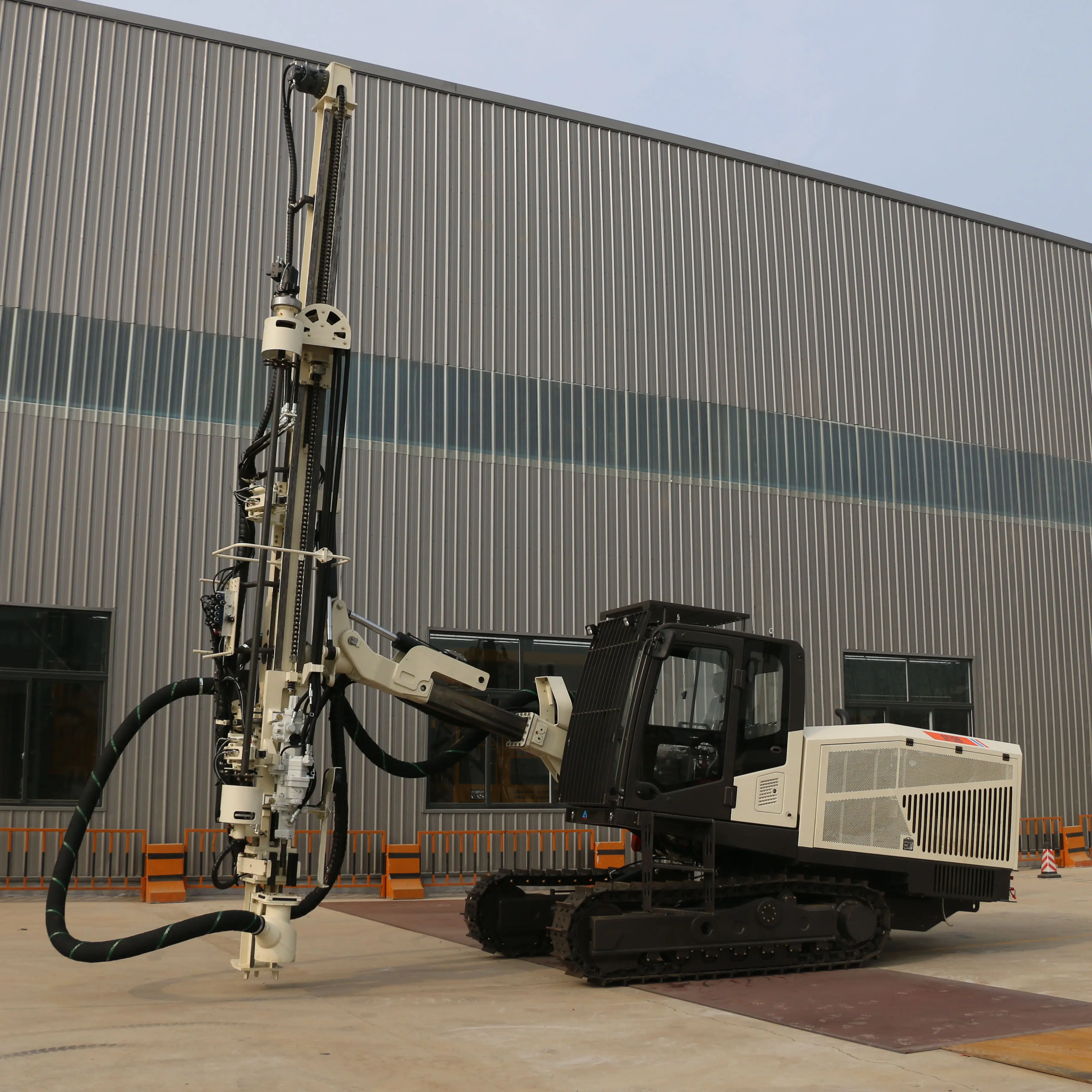 JLC-160 classic design Diesel SURFACE INTEGRATED DTH DRILL RIG
