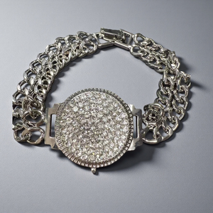 Bracelets élégants en forme de montre à double chaîne incrustés de strass, logo personnalisé tendance, cadeau de luxe, bijoux en alliage de lune tendance pour femmes - Product Image 4