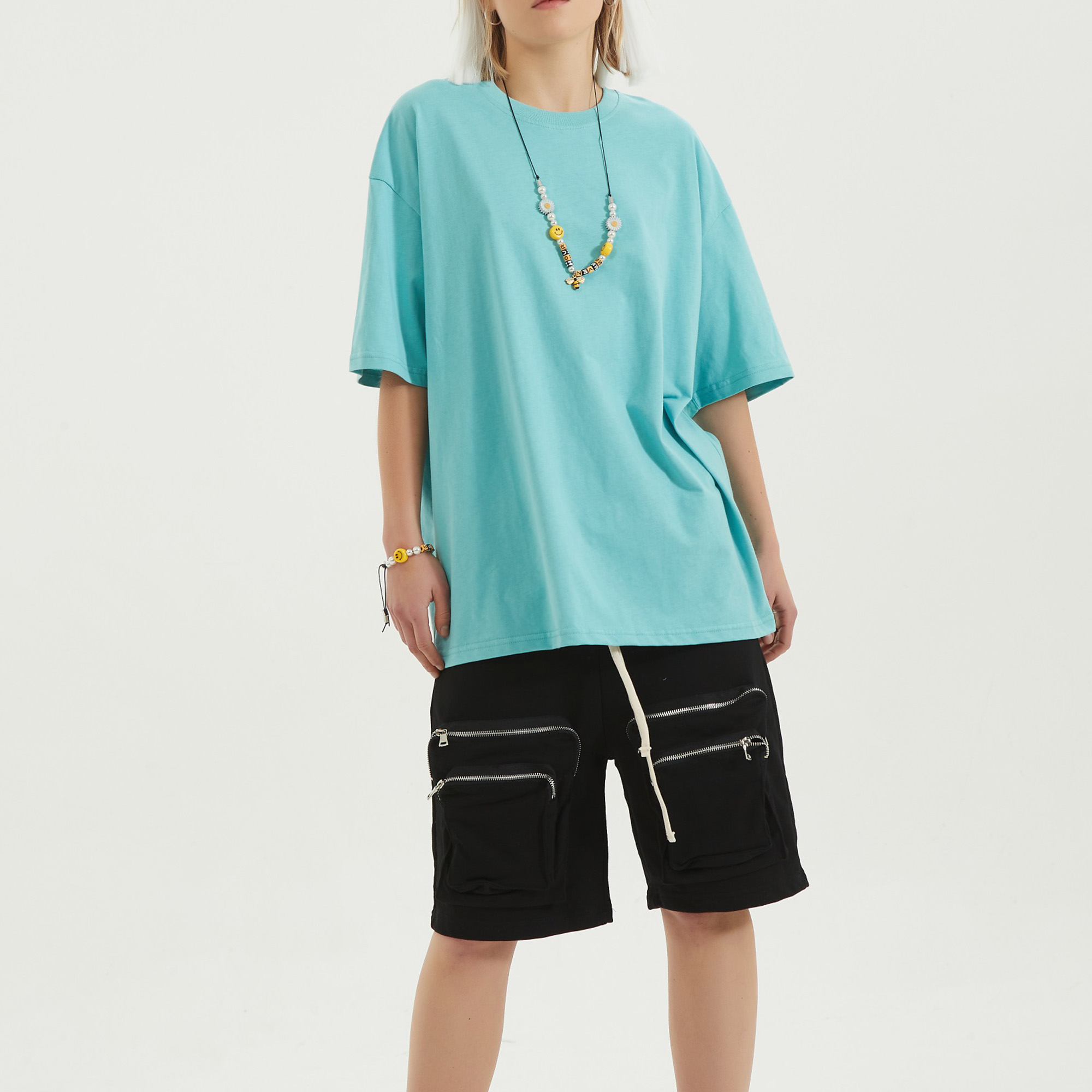 มีสีเขียวขุ่น