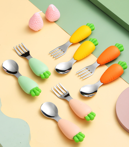 Juego de <span class=keywords><strong>cubiertos</strong></span> para niños con mango de silicona 2023 Juego de regalo de tenedor y cuchara para bebé de acero inoxidable 304 - Product Image 6