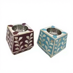 Candelabro Artesanal con Incrustaciones de Hueso, Decoración de Alta Calidad Hecha a Mano para el Hogar, Decoración para Mesa de Comedor por Tradebyd - Product Image 1