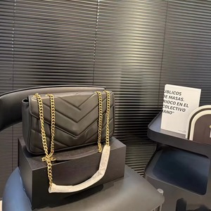 Bolso de Hombro Cruzado de Lujo con Cadena y Diseño de Chevron Acolchado Inspirado en Diseñadores, Bolso de Solapa para Mujer al por Mayor - Product Image 1