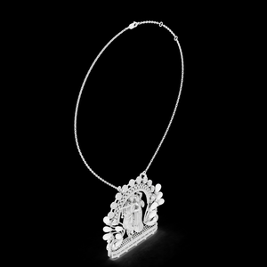 Colgante de Diamante Cultivado en Laboratorio con Diseño de Radha Krishna en Plata, Chapado en Oro de 14K/18K, Elegante Diseño de Inspiración Espiritual para Compromiso, Boda o Fiesta - Product Image 2
