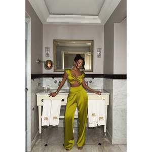 Conjunto de Traje de Pantalón Verde Oliva para Mujer - Product Image 2