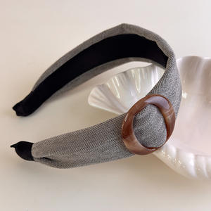 Bandeau en velours automne/hiver pour femme, style rétro, large, avec bouton en acétate - Product Image 5