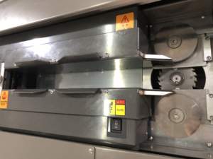 Máquina de encuadernación de <span class=keywords><strong>revistas</strong></span> de libros con pegamento de fusión en caliente automática inteligente, <span class=keywords><strong>grapadora</strong></span> eléctrica de frecuencia Variable, 2017 - Product Image 2