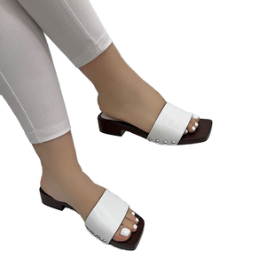 Nouvelles sandales à enfiler pour femme, à épaules dénudées, color-block, en PU, semelle extérieure en caoutchouc, tendance et polyvalentes pour l'extérieur, tailles 37-42 - Product Image 1