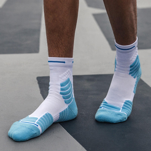Chaussettes de sport Preme, chaussettes de gym athlétiques avec logo personnalisé, fabricant de chaussettes de basketball pour hommes, calcetines antidérapantes - Product Image 2