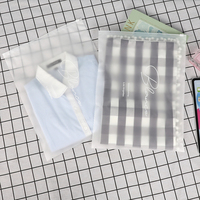 Sacs à fermeture éclair personnalisés en plastique mat givré, emballage biodégradable pour vêtements, impression de logo de haute qualité