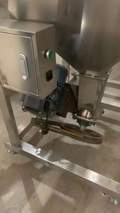 Convoyeur à vis vertical automatique SS304 pour ligne d'assemblage de poudres, convoyeur à vis vertical, convoyeur de poudres - Product Image 5