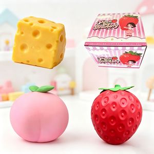 Juguetes Antiestrés de Goma Súper Suave con Forma de Frutas: Queso, Melocotón y Fresa - Product Image 1