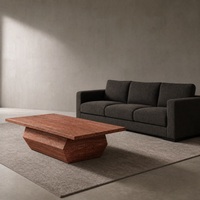 Table basse sculpturale en travertin rouge de qualité supérieure
