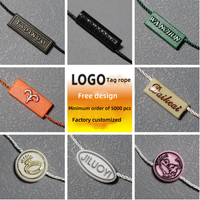 Nom de marque personnalisé usine vente en gros feuille d'or en relief imprimé logo étiquette volante en plastique corde joint chaîne étiquettes de verrouillage cordon pour vêtement