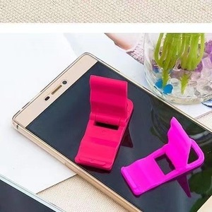 L Shaped Plastic Phone Holder Mini Folding <b>Desktop</b> <b>Stand</b> For Mobile Phone Pink Color PVC Material - Product Image 3