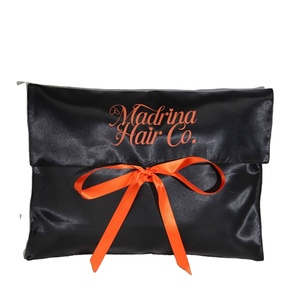 Pochette cadeau en satin de luxe personnalisée avec logo, avec nœud, rabat noir, pour extensions de cheveux, foulards, carnets, sac d'emballage en satin - Product Image 2